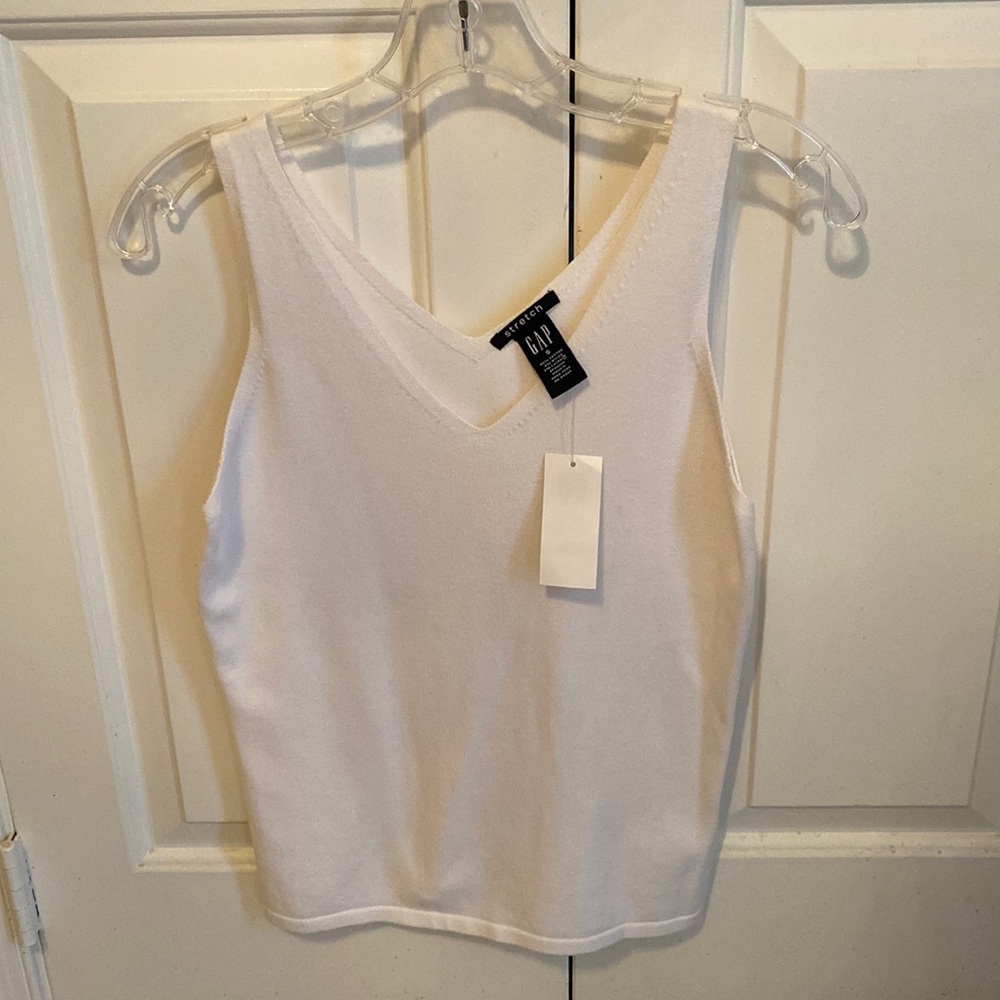 New GAP
 White  V-Neck Knit Sleeveless Top-